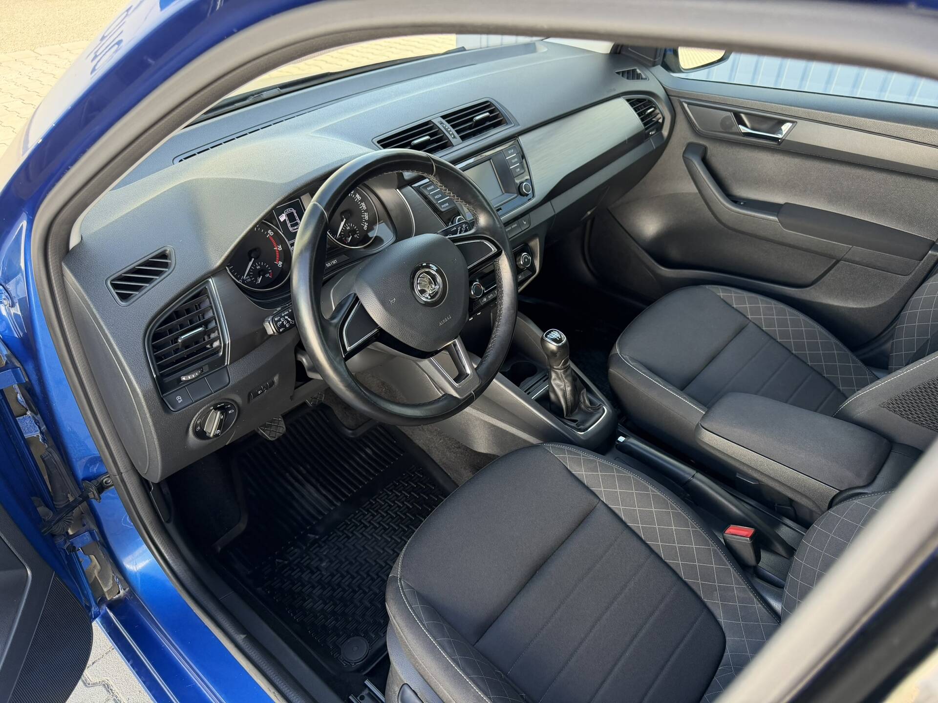 product-gallery-image