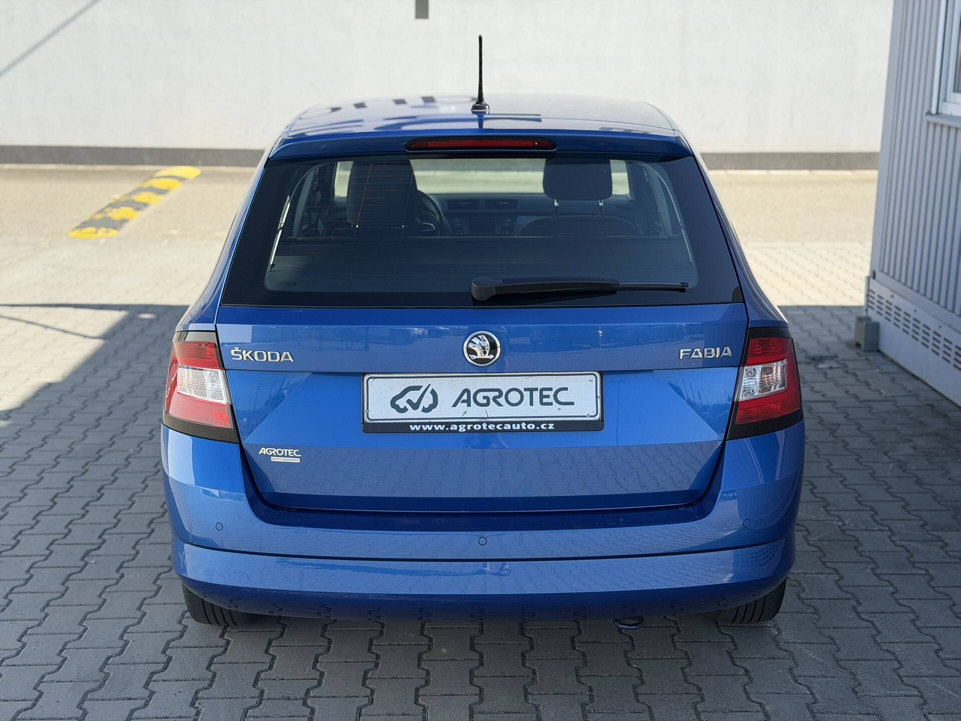 product-gallery-image