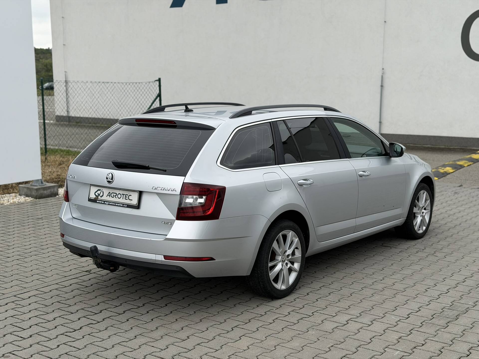 product-gallery-image