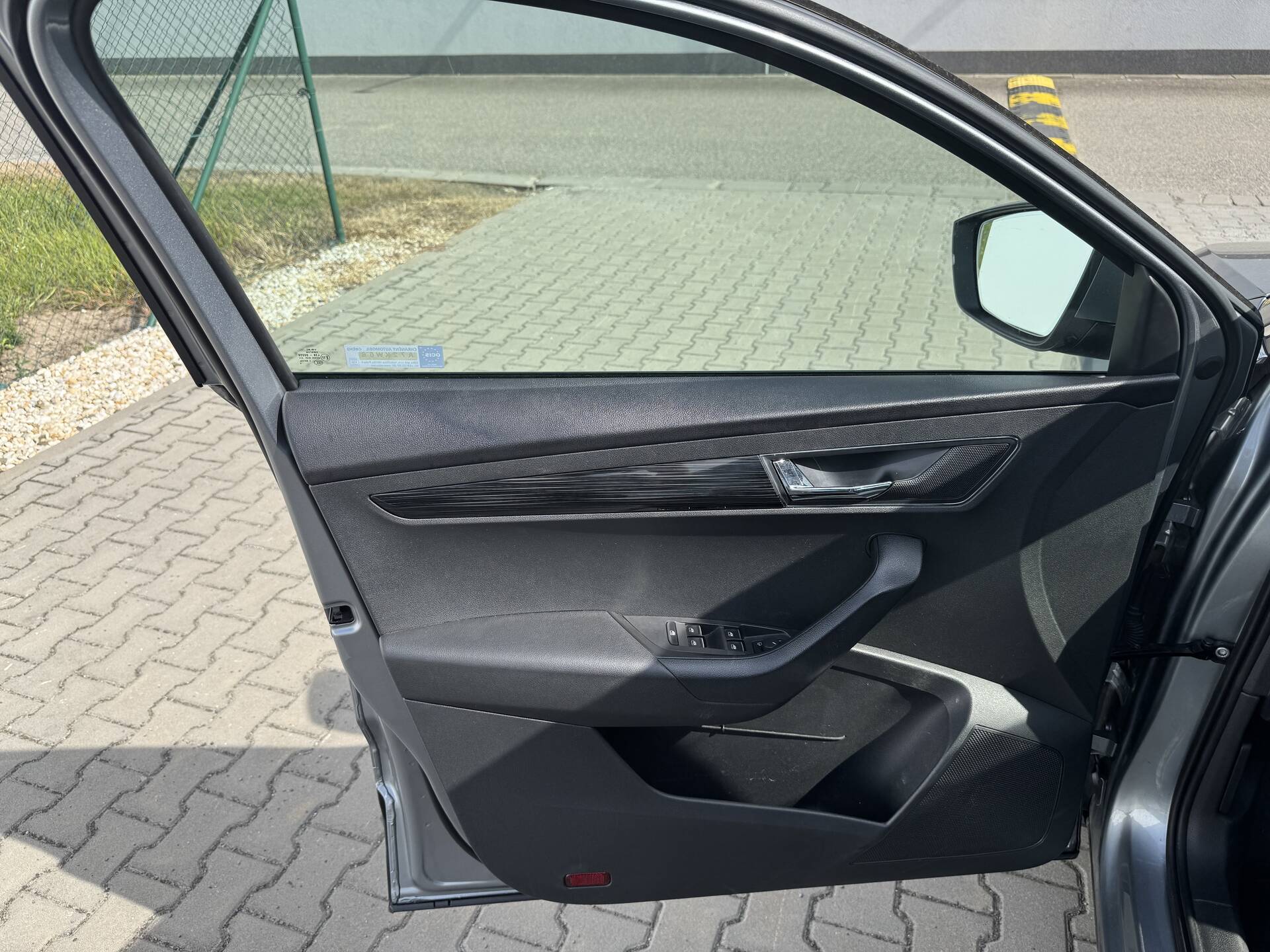 product-gallery-image