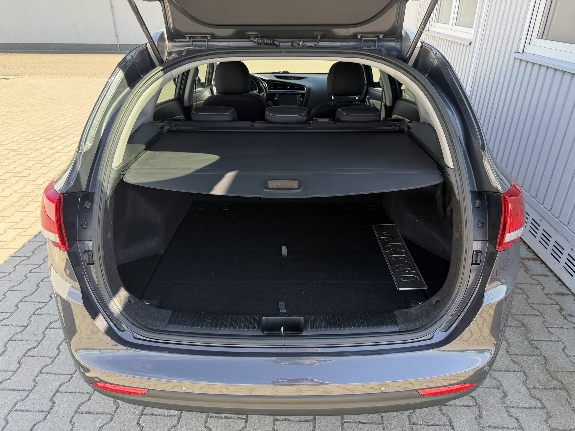 product-gallery-image