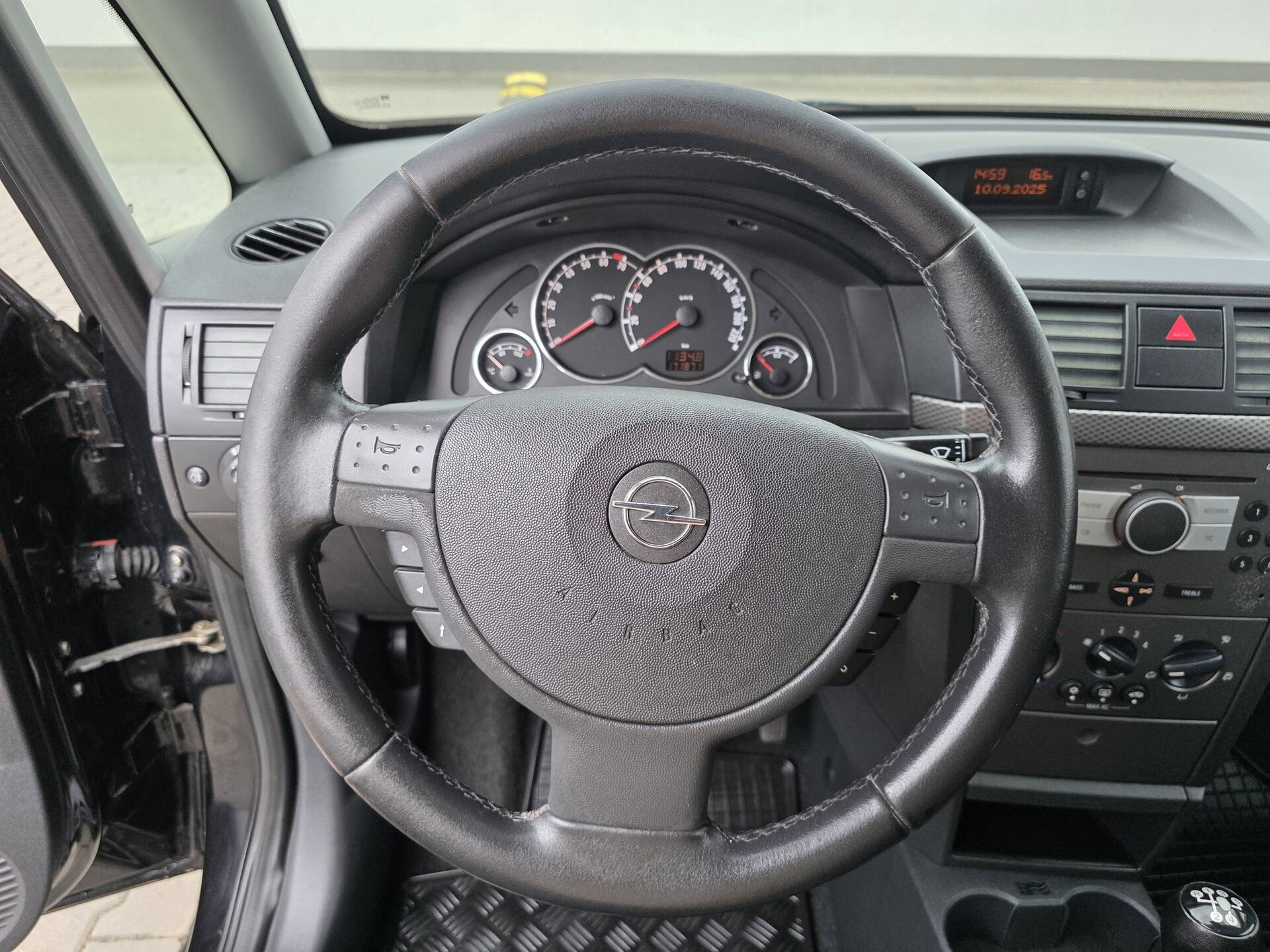 product-gallery-image