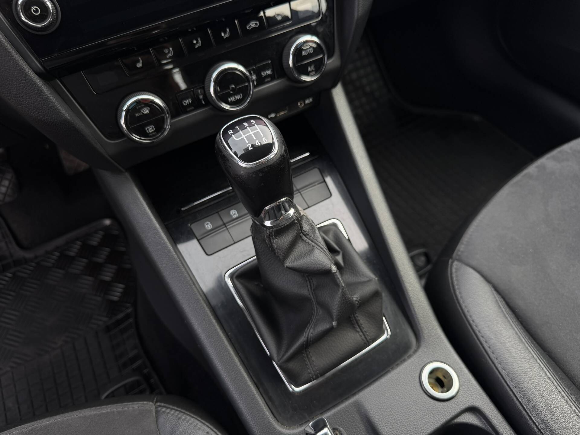 product-gallery-image
