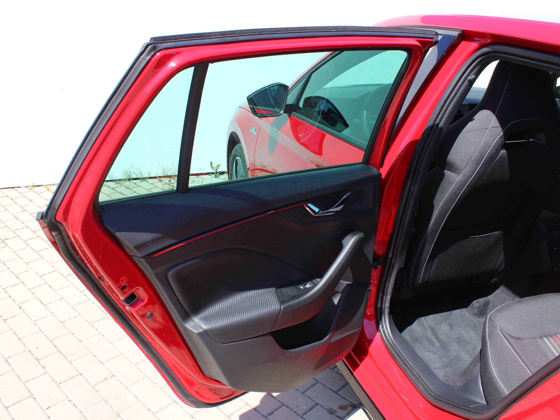 product-gallery-image
