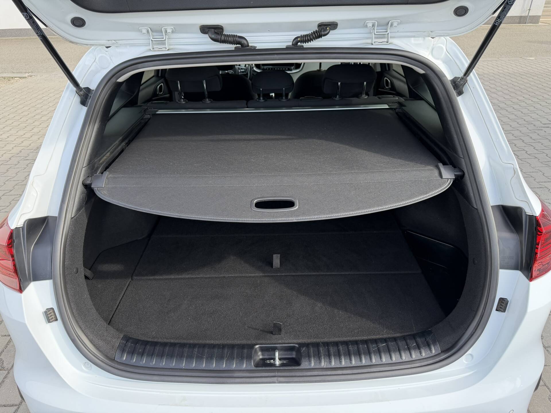 product-gallery-image