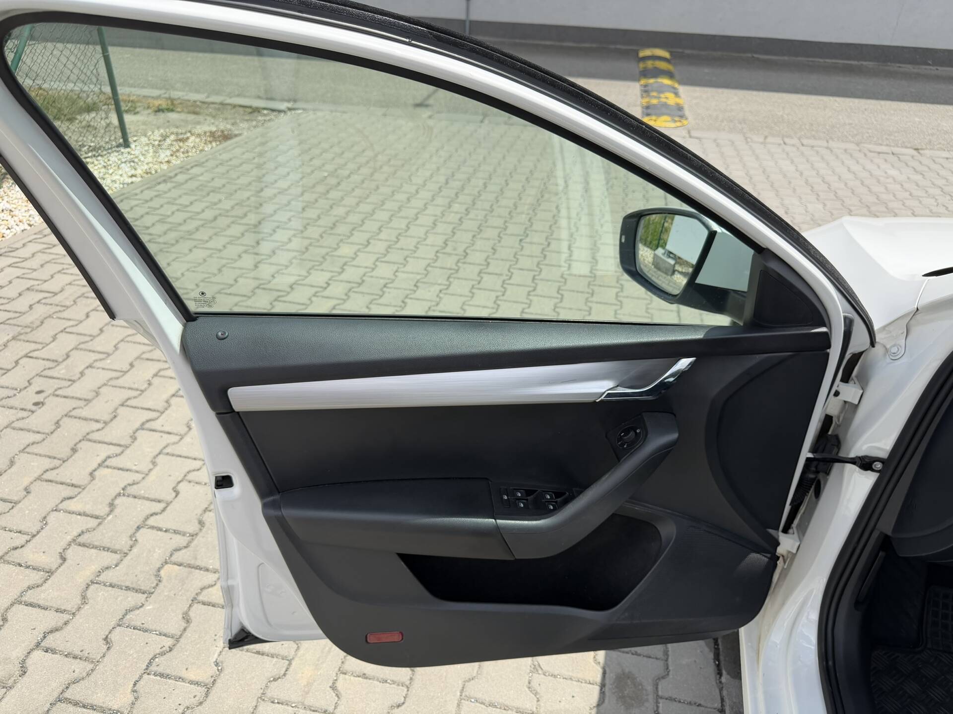 product-gallery-image
