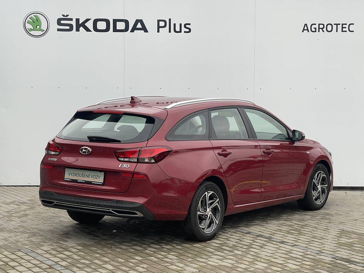 Hyundai i30 1.5 TGDI 118kW Family DCT