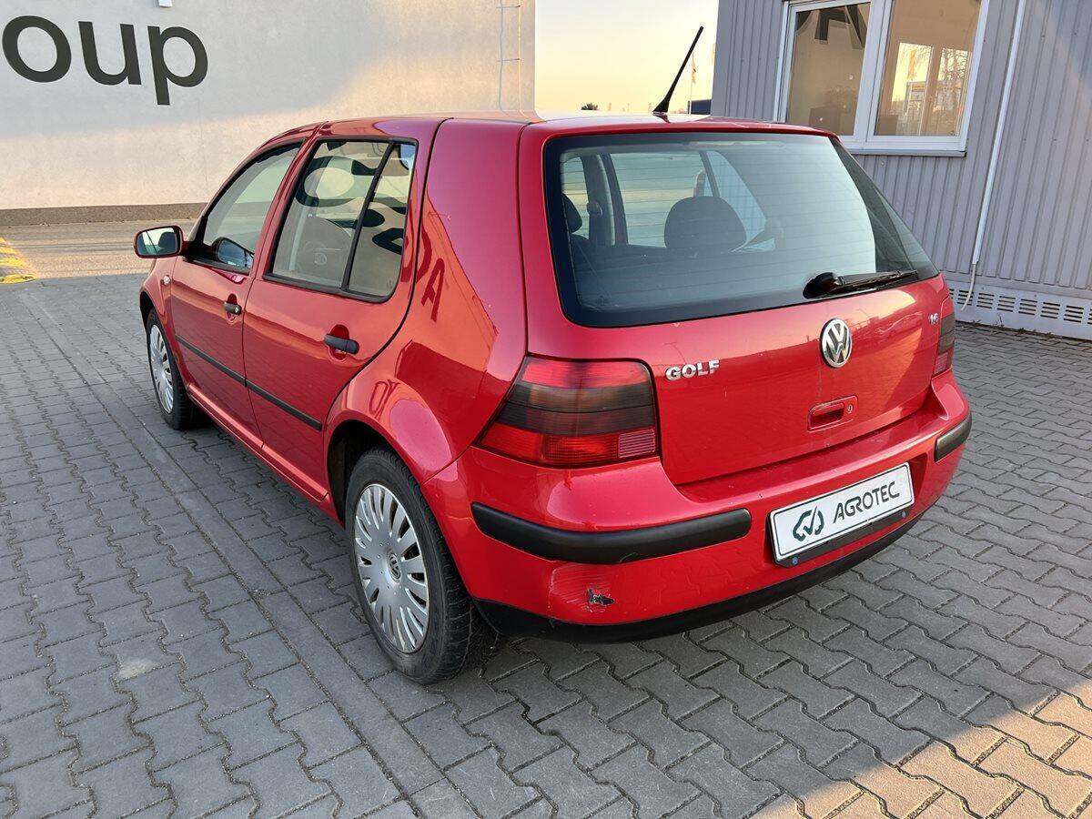 Volkswagen Golf 1.6 77 kW