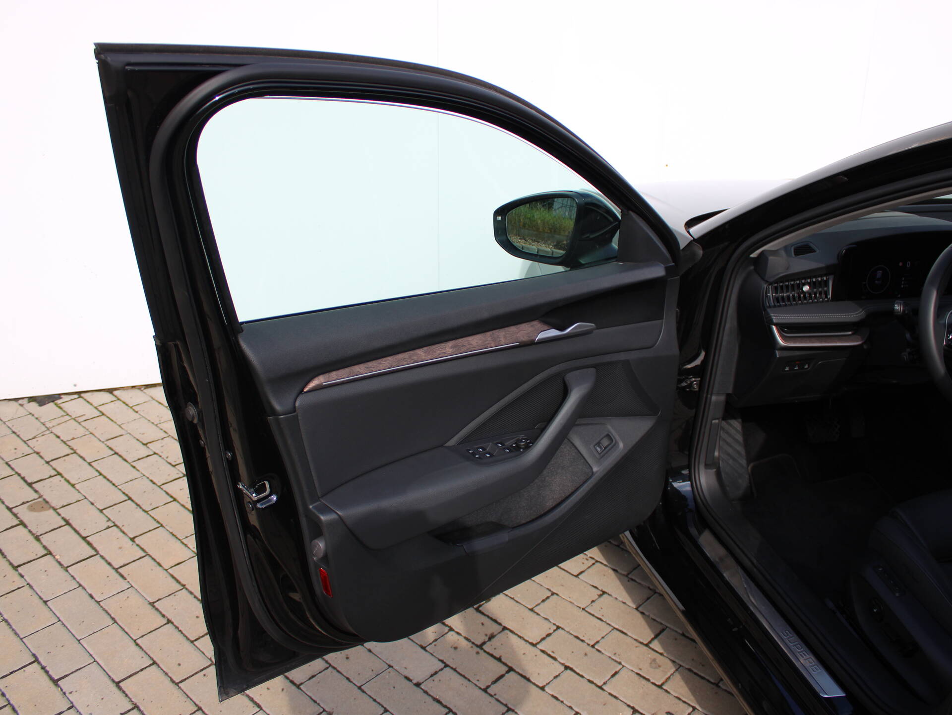 product-gallery-image