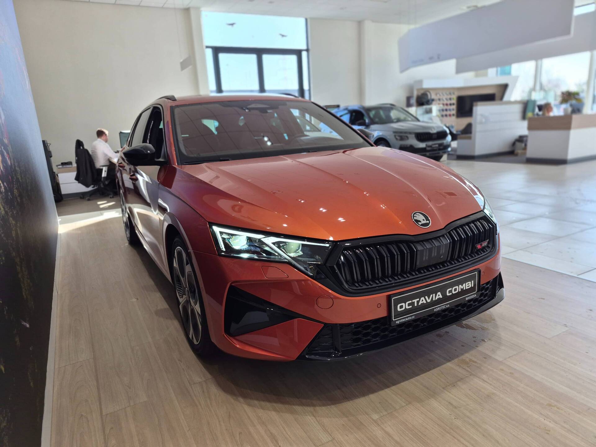 Skoda Octavia Combi 2.0 TSI 195 kW RS