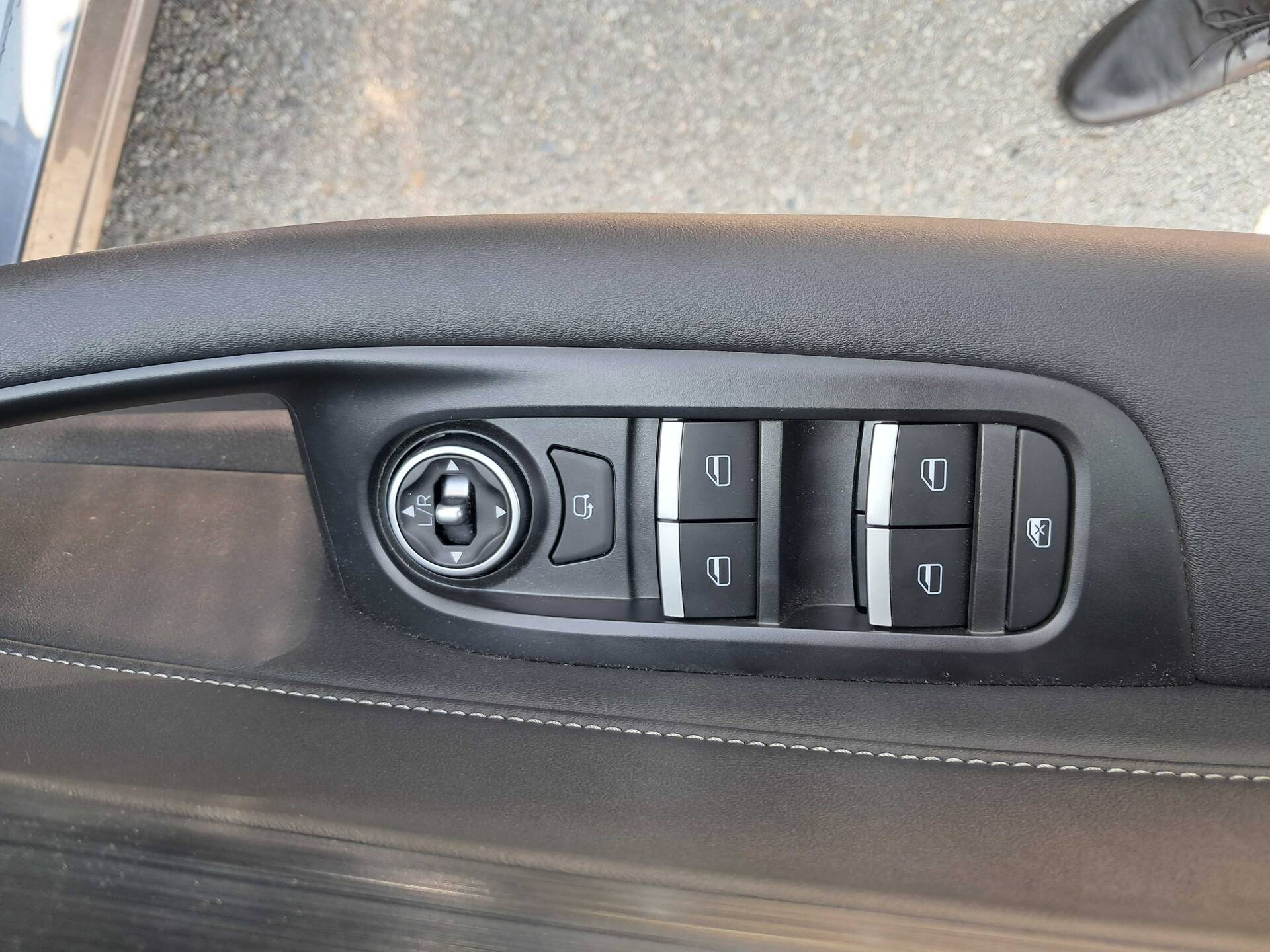 product-gallery-image