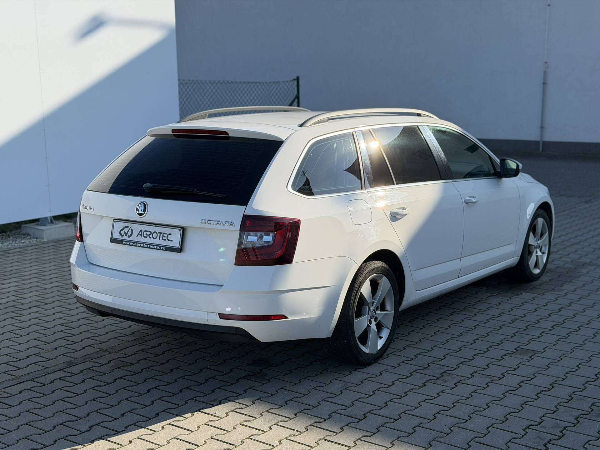 product-gallery-image