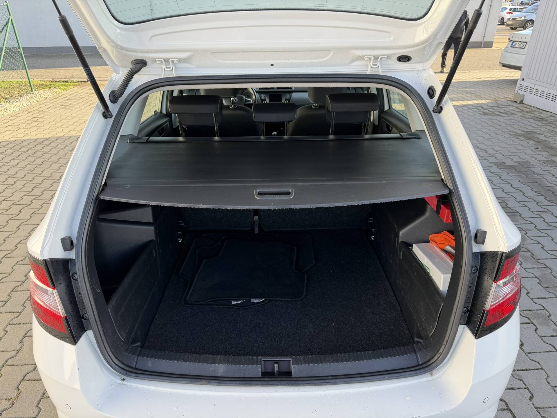 product-gallery-image