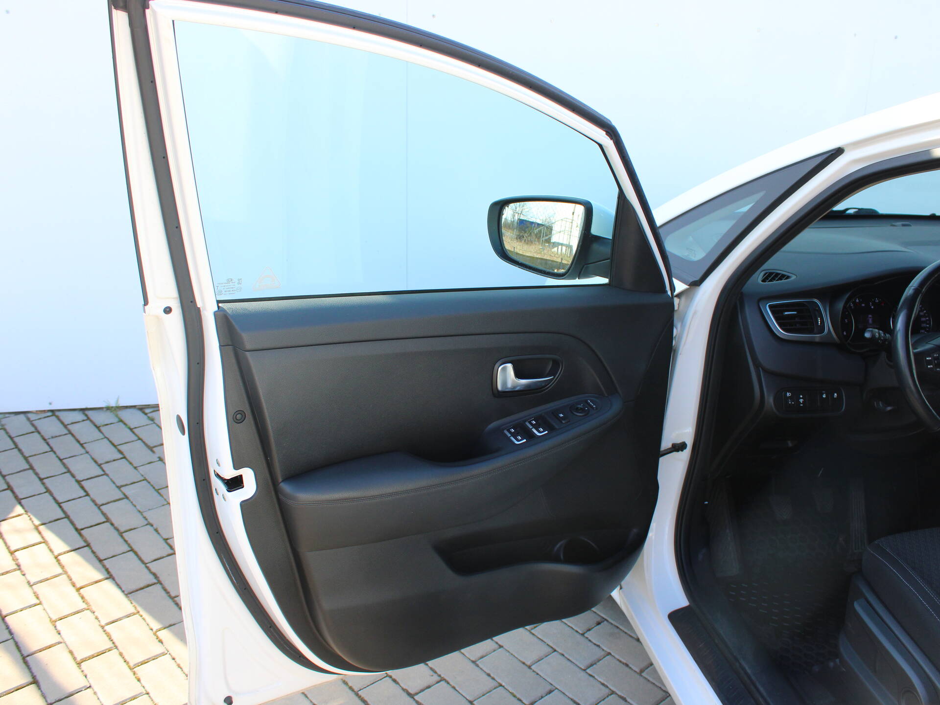 product-gallery-image